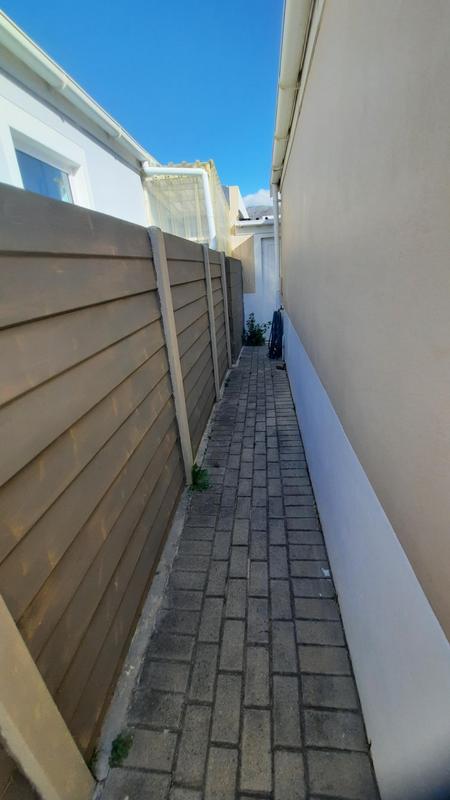 2 Bedroom Property for Sale in Gordons Bay Western Cape